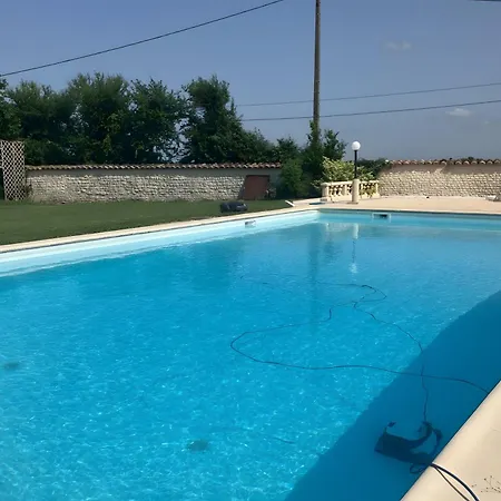Chez Bilhouet Bed & Breakfast