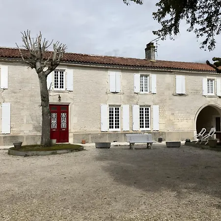 Chez Bilhouet Bed & Breakfast