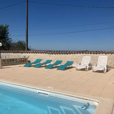 Chez Bilhouet Bed & Breakfast